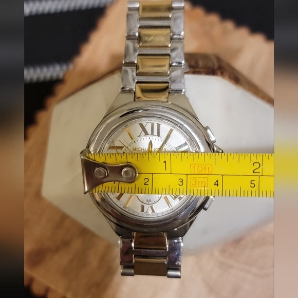 Michael Kors Womens Two-tone Watch - Picture 5 of 8